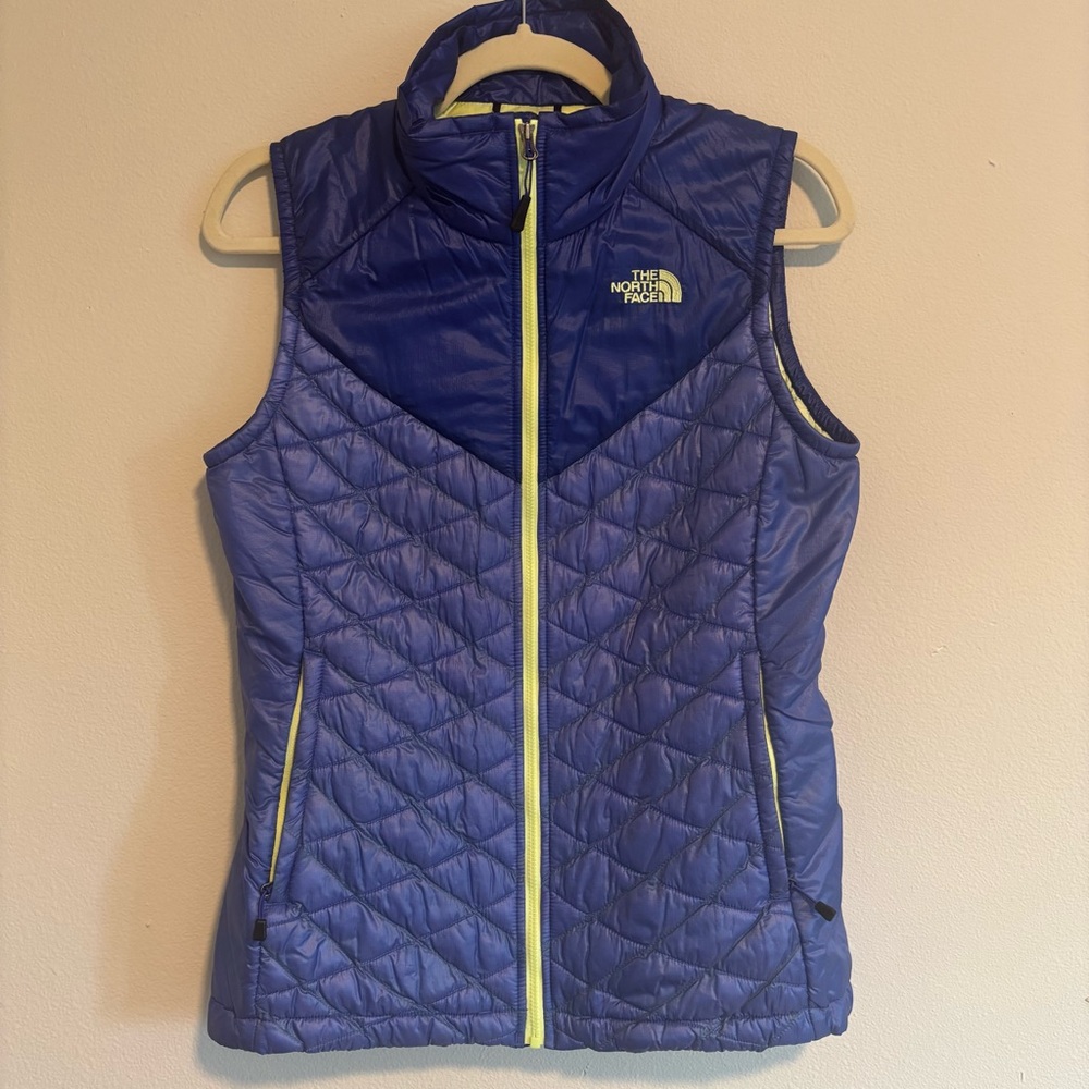 The North Face Women’s Quilted Vest Blue Size Small Base Layer Running Hiking